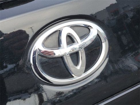 Used 2023 Toyota Corolla Cross LE image 5