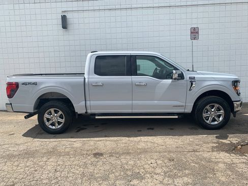 New 2025 Ford F150 XLT w/ Equipment Group 302A MID image 4