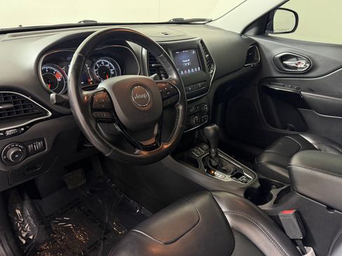 Used 2021 Jeep Cherokee Latitude Plus FWD image 4