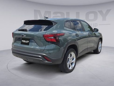 Used 2025 Chevrolet Trax LS w/ LS Convenience Package FWD image 5