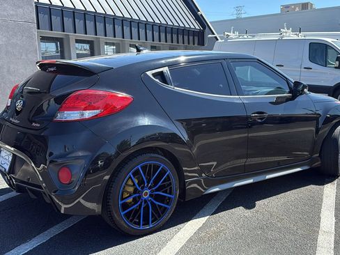 Used 2013 Hyundai Veloster Turbo w/ Ultimate Pkg FWD image 3