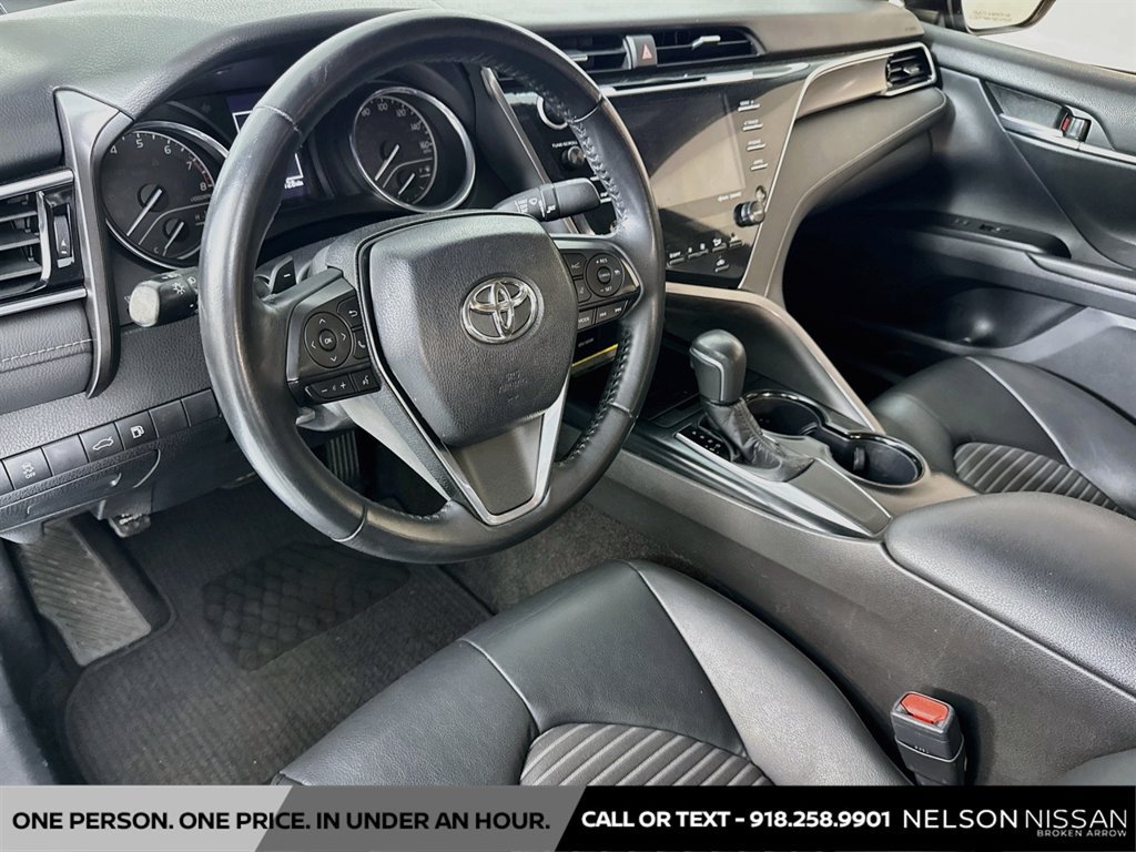 Used 2018 Toyota Camry SE w/ Audio Package FWD image 9
