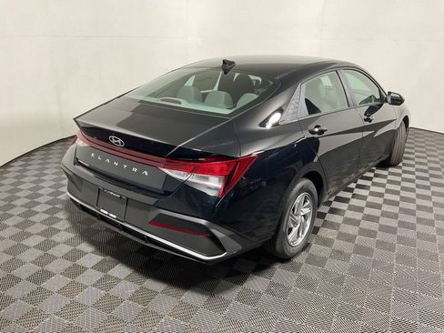 New 2026 Hyundai Elantra SE FWD image 16