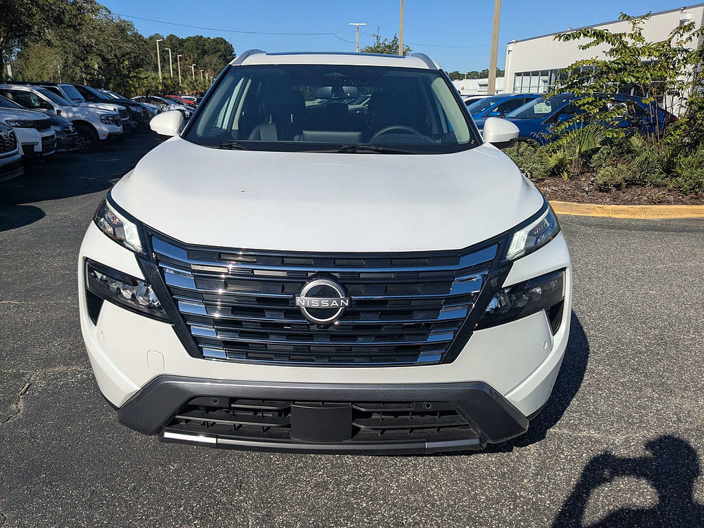 Certified 2025 Nissan Rogue SL w/ SL Premium Package FWD image 10
