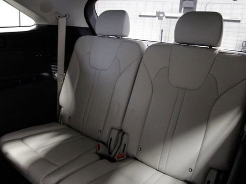 Used 2023 Kia Sorento SX Prestige image 18