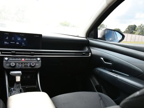 Used 2025 Hyundai Tucson SE FWD image 23