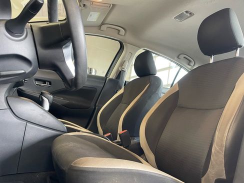 Certified 2021 Nissan Versa SV image 8