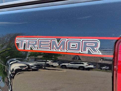 Used 2023 Ford Ranger Lariat w/ Tremor Off-Road Package AWD/4WD image 31