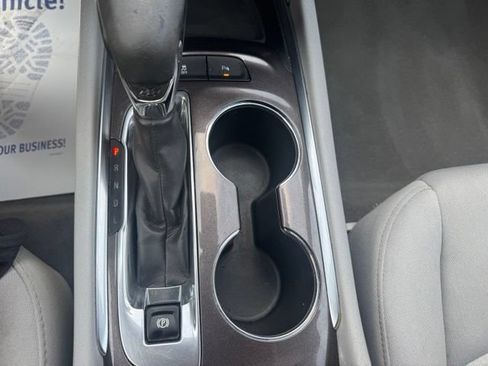 Used 2022 Chevrolet Malibu LT FWD image 22