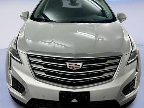 Used 2019 Cadillac XT5 Premium Luxury FWD image 3