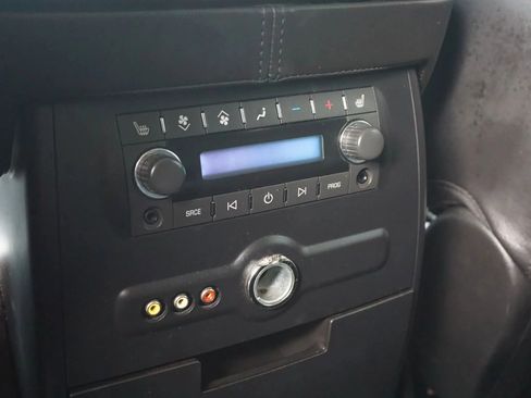 Used 2010 Cadillac Escalade Premium image 19