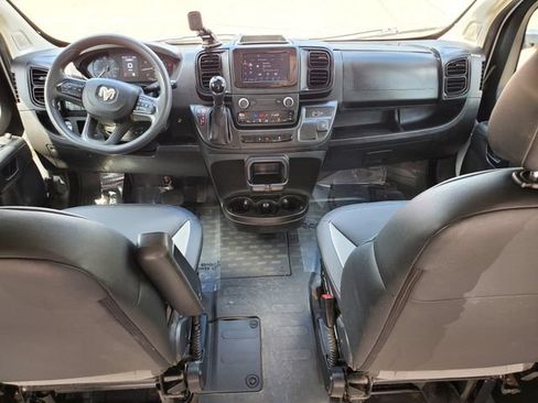 Used 2025 RAM ProMaster 2500 w/ Convenience Group FWD image 5