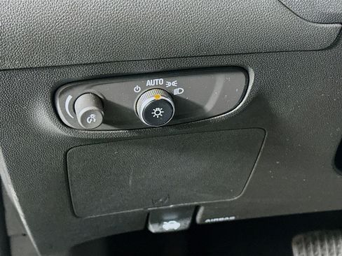 Used 2025 Buick Encore GX Preferred image 17