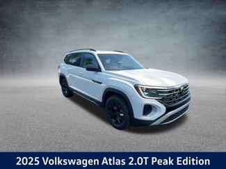 New 2025 Volkswagen Atlas Peak Edition SE video 2