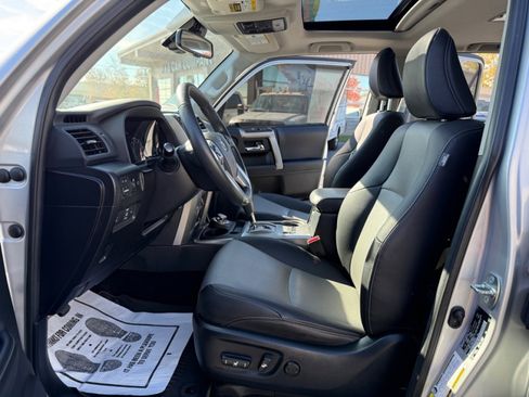 Used 2022 Toyota 4Runner SR5 Premium image 10