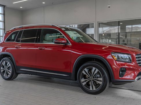 New 2026 Mercedes-Benz GLB 250 4MATIC image 12