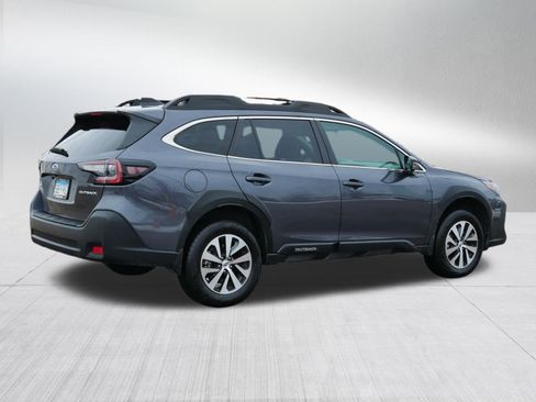 Used 2025 Subaru Outback Premium image 7