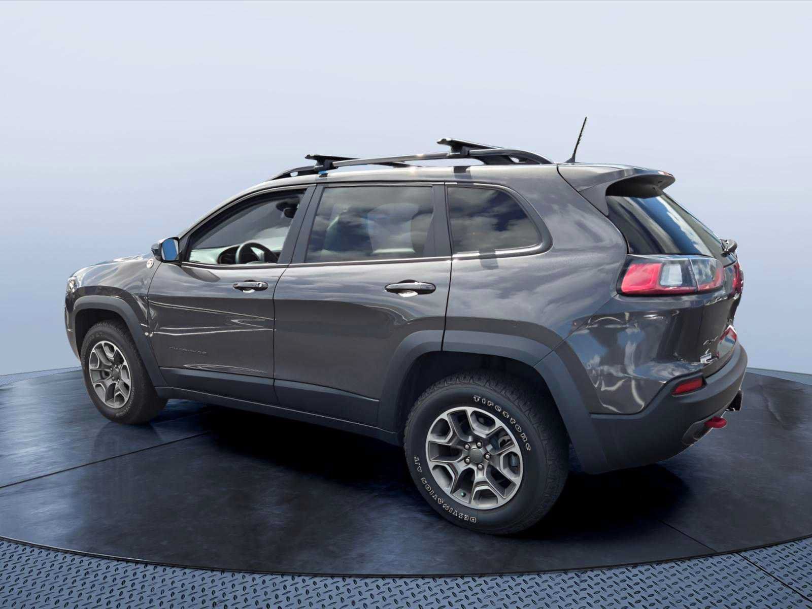 Used 2022 Jeep Cherokee Trailhawk w/ Sun, Sound & Nav Group AWD/4WD image 5