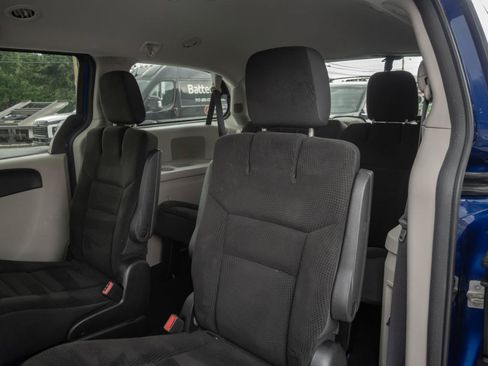 Used 2018 Dodge Grand Caravan SE w/ UConnect Hands-Free Group FWD image 20