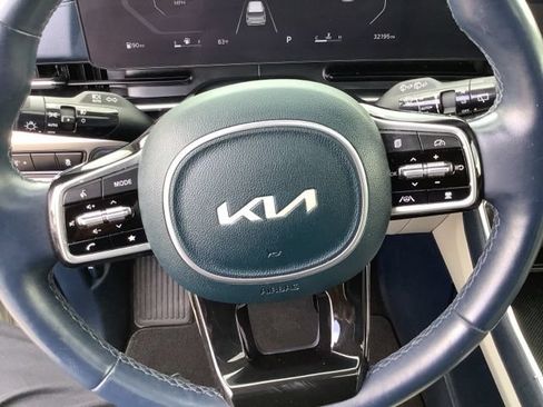 Used 2025 Kia Carnival SX Prestige FWD image 30