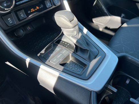 Used 2025 Toyota RAV4 XLE image 41
