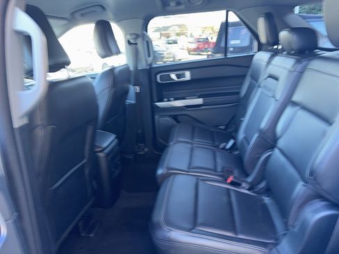 Used 2023 Ford Explorer XLT w/ Equipment Group 202A image 12
