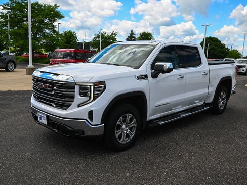 Used 2022 GMC Sierra 1500 SLT w/ SLT Convenience Package AWD/4WD image 9