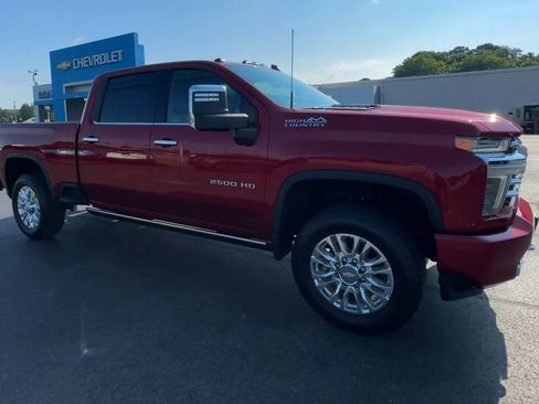 Used 2023 Chevrolet Silverado 2500 High Country w/ Technology Package AWD/4WD image 2