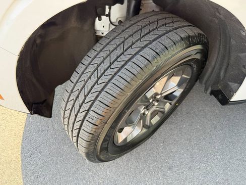 Used 2022 Ford Maverick XLT image 9