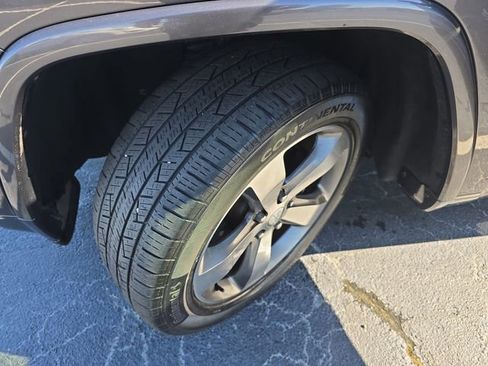 Used 2014 Jeep Grand Cherokee Overland image 34