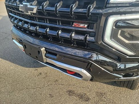 Certified 2025 Chevrolet Suburban Z71 image 10