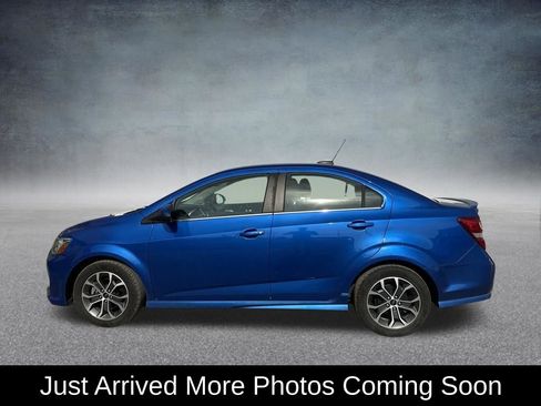 Used 2020 Chevrolet Sonic LT w/ Convenience Package image 3