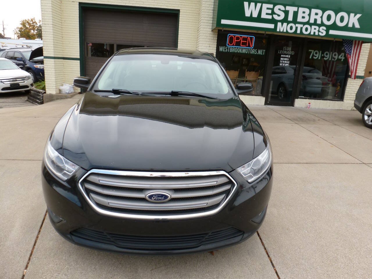 Used 2013 Ford Taurus SEL AWD/4WD image 7