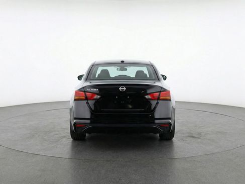 Used 2025 Nissan Altima 2.5 SV FWD image 7