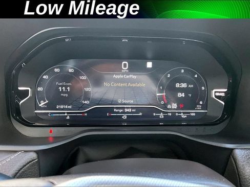Used 2022 GMC Yukon XL Denali AWD/4WD image 2
