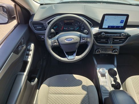 Used 2022 Ford Escape SE w/ Convenience Package FWD image 11
