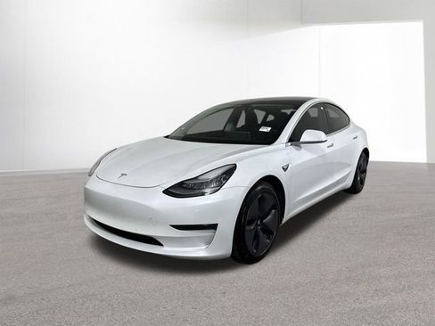Used 2020 Tesla Model 3 Standard Range Plus image 22