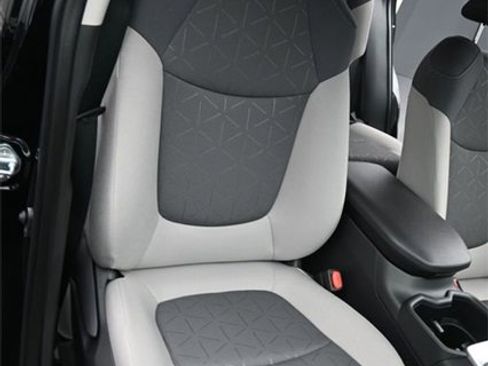 Used 2025 Toyota RAV4 XLE image 15