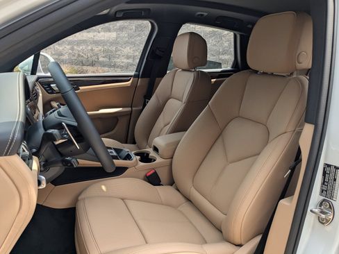 New 2026 Porsche Macan S AWD/4WD image 5