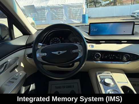 Used 2025 Genesis GV70 2.5T w/ Select Package image 17