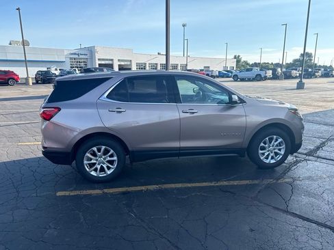 Used 2019 Chevrolet Equinox LT w/ Driver Convenience Package AWD/4WD image 4