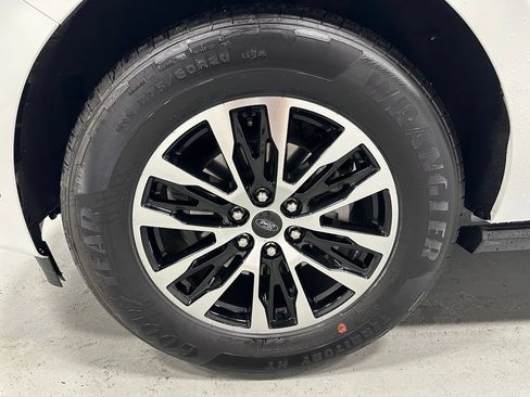 Used 2025 Ford Expedition Platinum AWD/4WD image 64