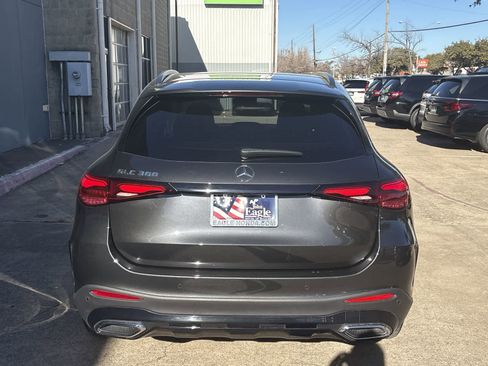 Used 2025 Mercedes-Benz GLC 300 w/ AMG Line image 5