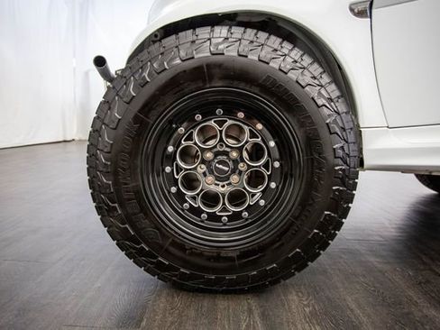 Used 2013 smart fortwo Coupe image 36