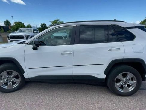 Used 2025 Toyota RAV4 LE AWD/4WD image 5
