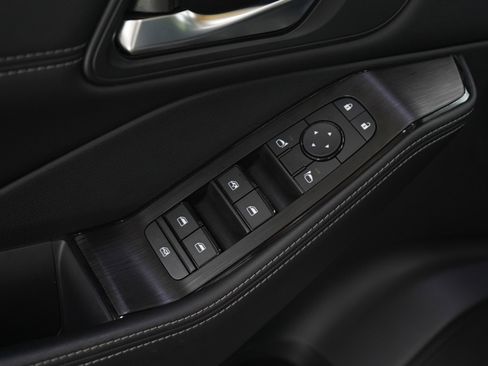 Used 2023 Nissan Rogue SV w/ SV Premium B Package image 19