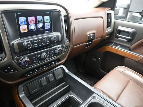 Used 2019 Chevrolet Silverado 2500 High Country w/ Duramax Plus Package image 30