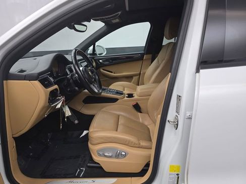 Used 2018 Porsche Macan S image 22