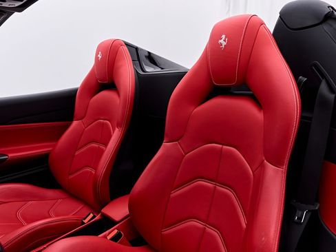 Used 2018 Ferrari 488 Spider RWD image 60