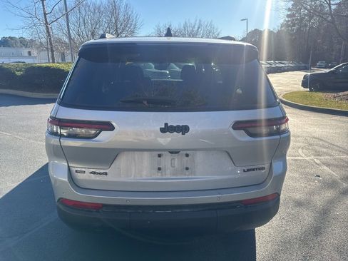 Used 2022 Jeep Grand Cherokee L Limited w/ Black Appearance Package image 18